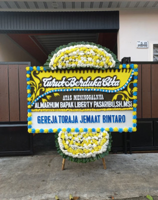 Papan Bunga Duka di Karang Mekar